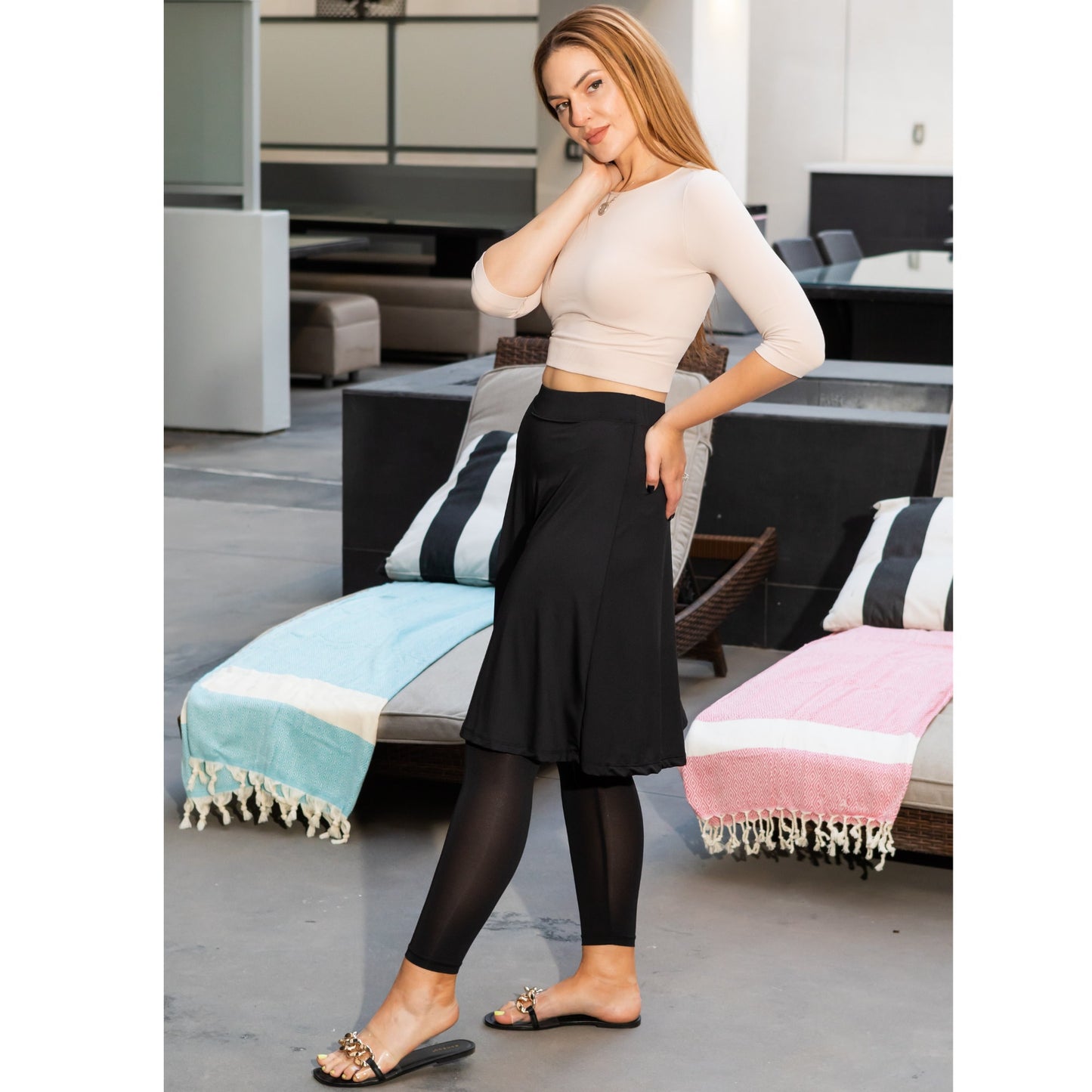 Leggings Knee Length Casual Skirt. Athletic Golf Workout Sports. Leggings with pockets. High waisted leggings w Skirt. SUPER LIGHTWEIGHT.